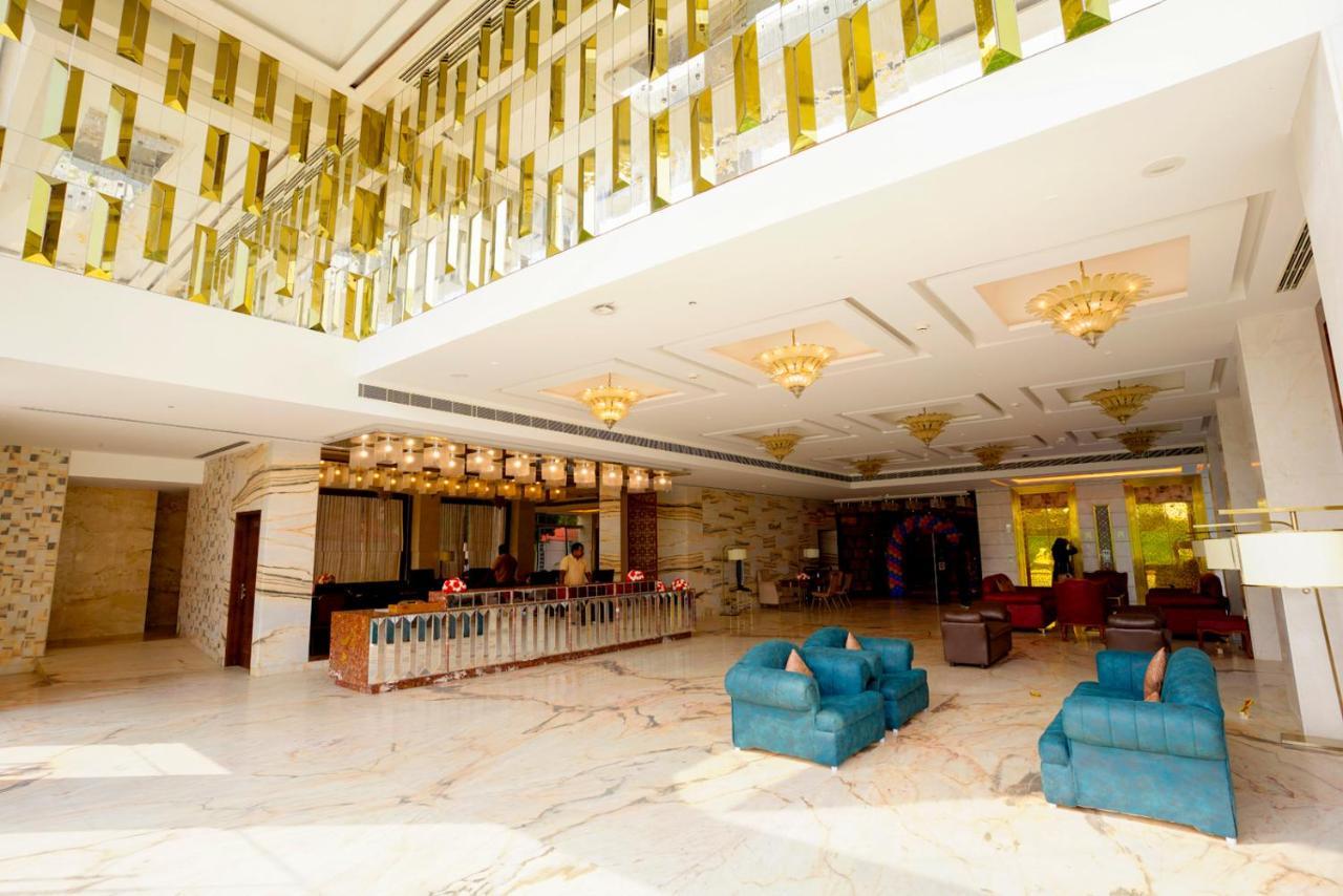 KAY-EM Spectra Hotel Chennai Esterno foto